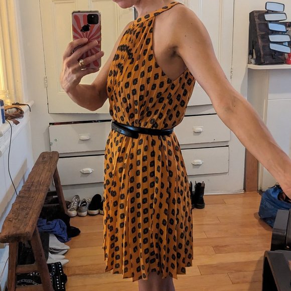 THML - Orange and Green Paisley Pleated Sleeveless Dress - Picture 6 of 9